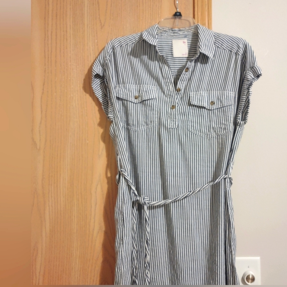 So medium young womens dress